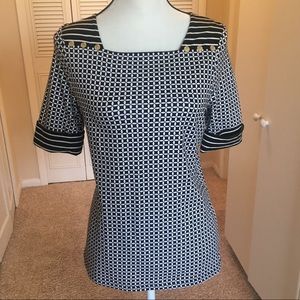 Anne Klein top with sleeves